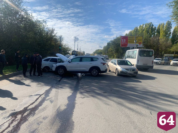Водитель «Приоры» пострадал в ДТП на Ново-Астраханском шоссе