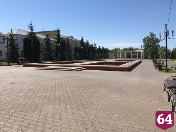 Под Саратовом жители массово устремились на пляж