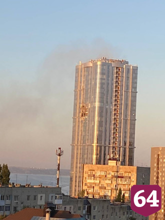 В Саратове и Энгельсе обломки беспилотников упали на жилые дома