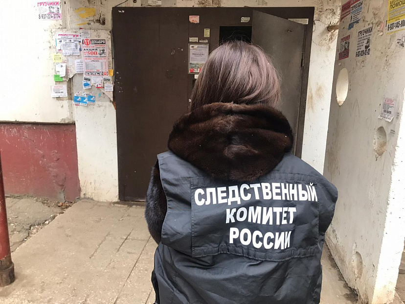 В ванной квартиры нашли труп с ожогами и кровоподтеками