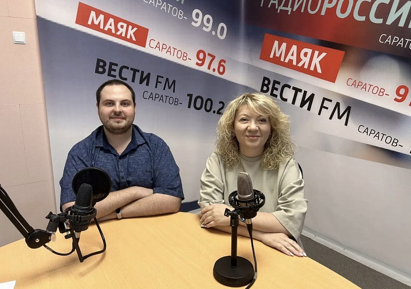 Саратовские молодожены вяжут свадебные букеты и вышивают на фате