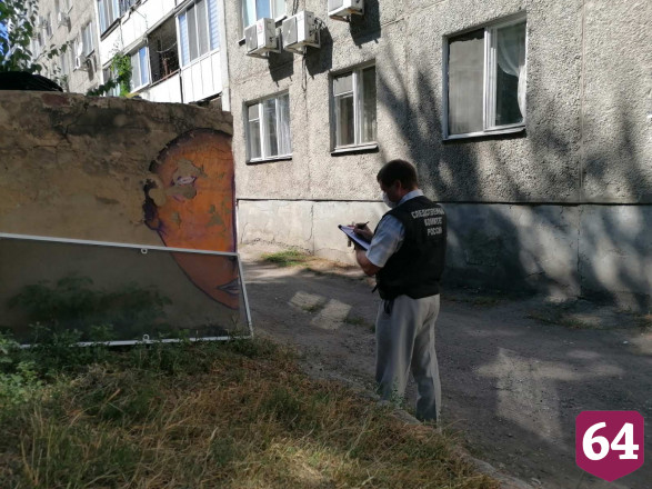 Следователи начали проверку после гибели ребенка в центре Саратова