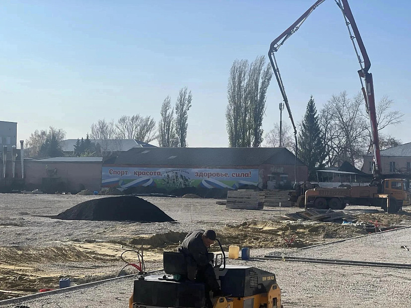В Саратовской области не успевают в сроки сдать стадион после реконструкции