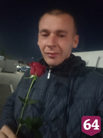 Житель Саратова чистит улицы от снега «из любви к городу»