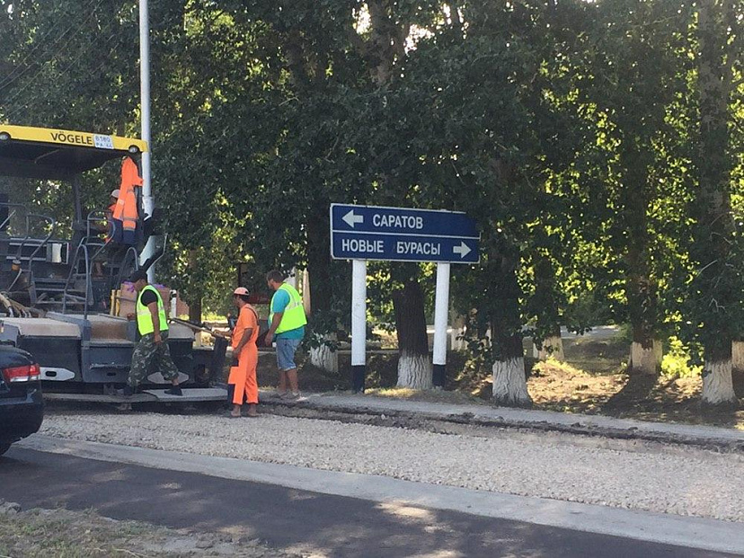 Губернатор оценил работу ремонтирующего трассу в жару подрядчика 