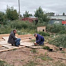 Саратовцы в свободное время строят будки спасенным с улицы собакам