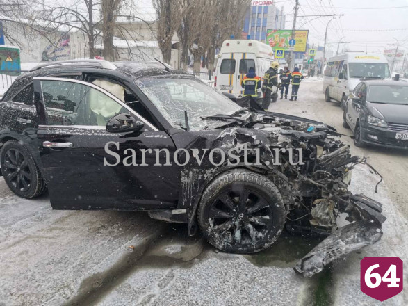В массовом ДТП на 1-й Дачной пострадал водитель легковушки