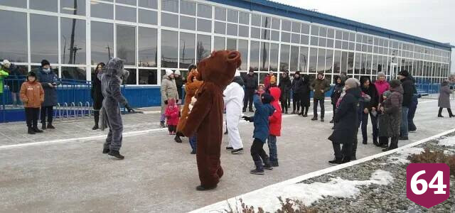 Дед Мороз организовал хороводы у ФОКа под Саратовом