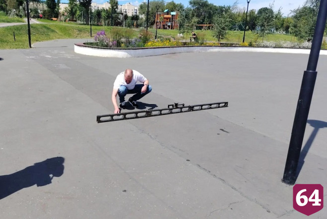 В Саратове проверят подрядчика сквера из-за некачественного ремонта