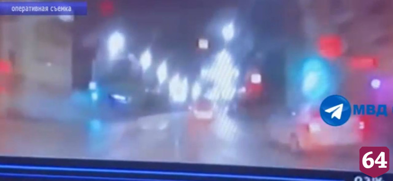 В Саратове пьяный водитель уходил от полицейской погони и попал в тупик 