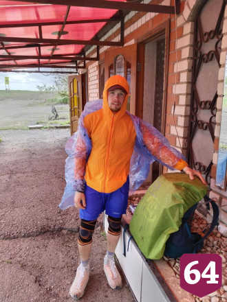 Спасатель в честь Дня Победы пробежал из Саратова в Волгоград