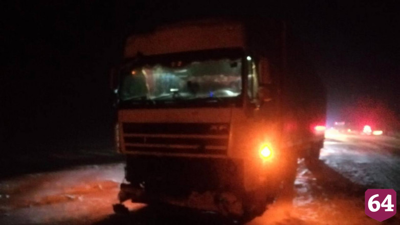 Водитель иномарки погиб в массовом ДТП с тремя грузовиками