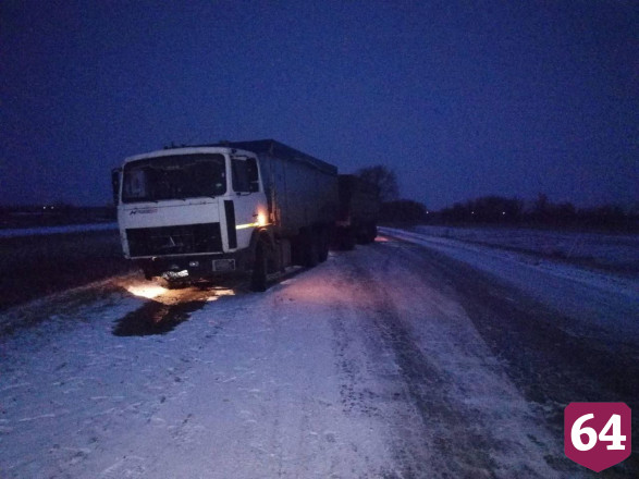 Водитель «Лады» врезался в МАЗ и оказался в больнице