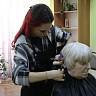 В Энгельсе пенсионерки стали моделями для будущих парикмахеров