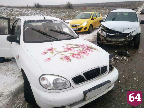 Пожилая автоледи попала в больницу после ДТП в Саратове