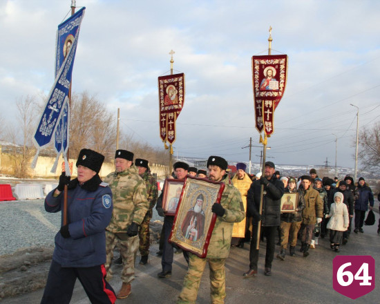 Саратовцы прошли крестным ходом в память об Илье Муромце