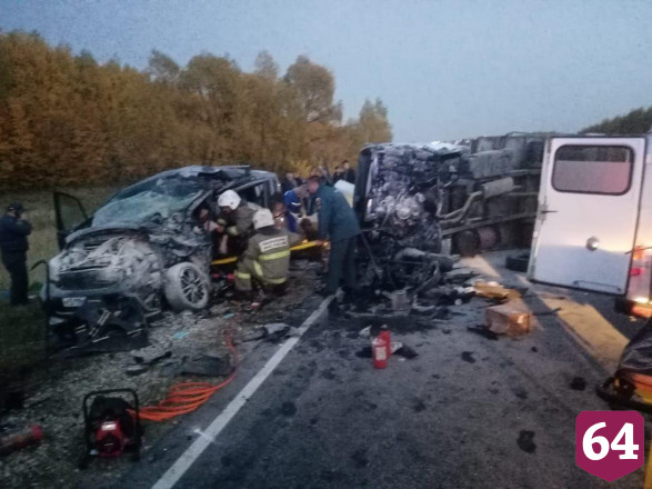 В крупной аварии на саратовской трассе погибла годовалая девочка