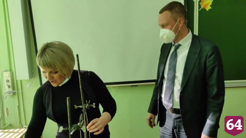 Председатель правительства вышел на видеосвязь со школьниками на «дистанционке»