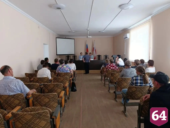 Саратовских ветеранов СВО специалисты консультируют на выездных приемах 