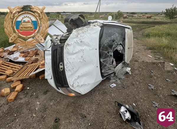 Женщина и ребенок травмировались в ДТП с «Ягуаром» на саратовской трассе