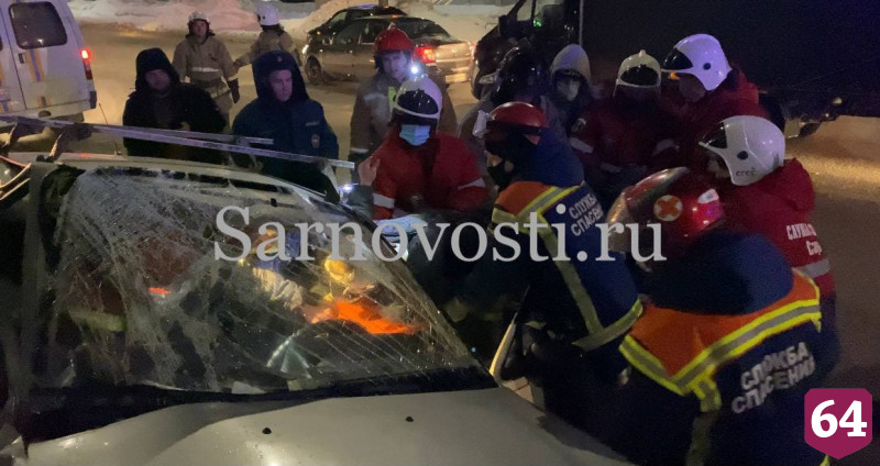 На проспекте 50 лет Октября в ДТП разбились двое мужчин