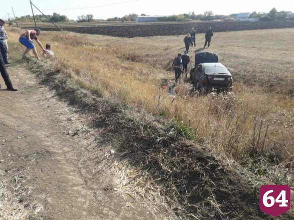 При опрокидывании иномарки в кювет погиб мужчина