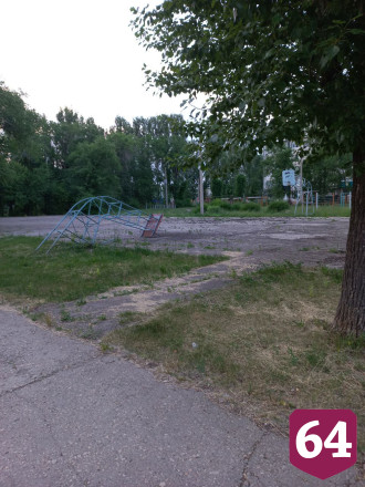  Под Саратовом нашли школьный двор из «города мертвых»