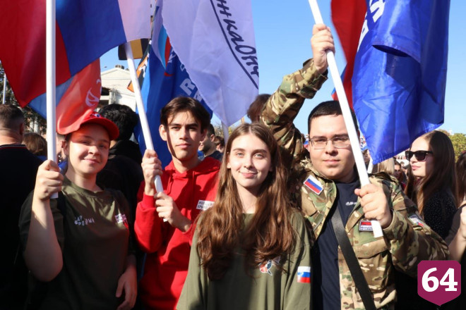 День воссоединения Донбасса и Новороссии с Россией отметили в Саратове автопробегом