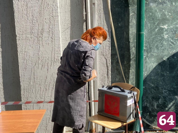 В Саратове на довыборах заработали участки во дворах 