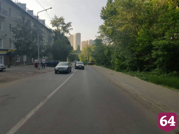 Иномарка сбила 14-летнего мальчика на Лунной