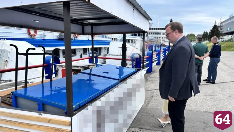 На набережной Саратова демонтируют незаконно установленные игровые автоматы