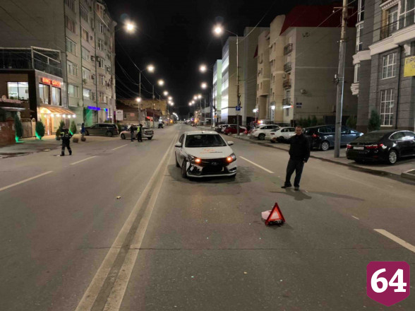 В ДТП с такси на Кутякова ранены двое