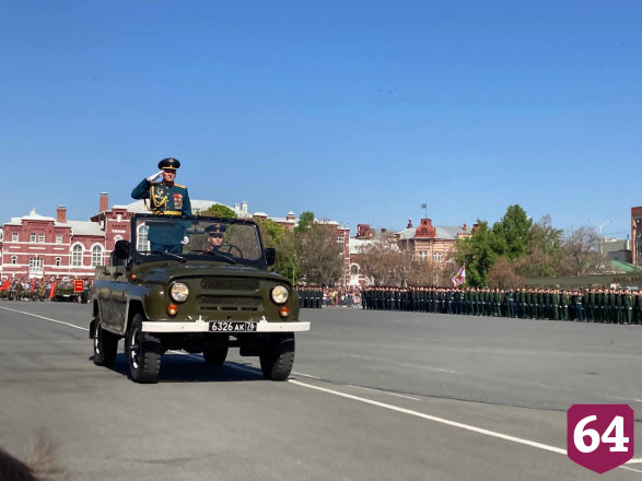 В Саратове состоялось торжественное прохождение войск в честь Дня Победы