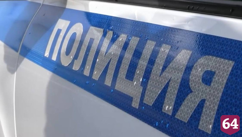 Саратовские полицейские сопроводили до больницы автомобиль с теряющей сознание пассажиркой