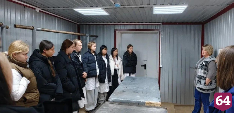 В Саратовской области будущим ветеринарам показали работу СББЖ