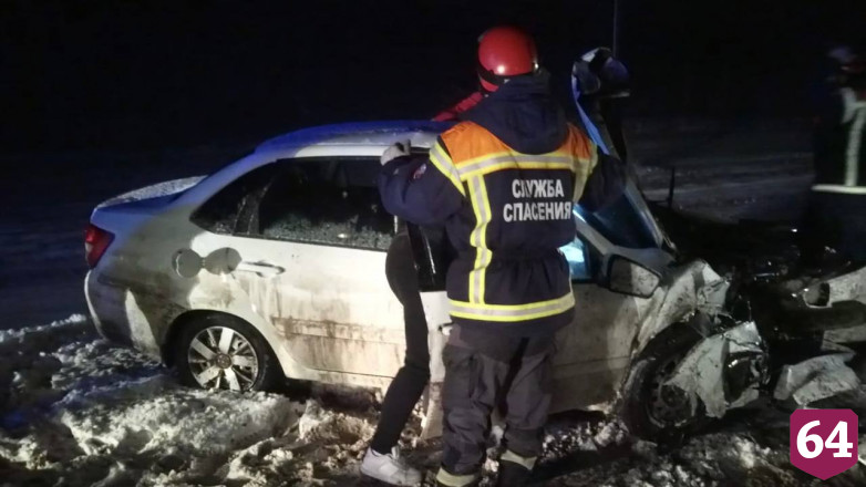 Двое мужчин покалечились в ДТП под Саратовом 