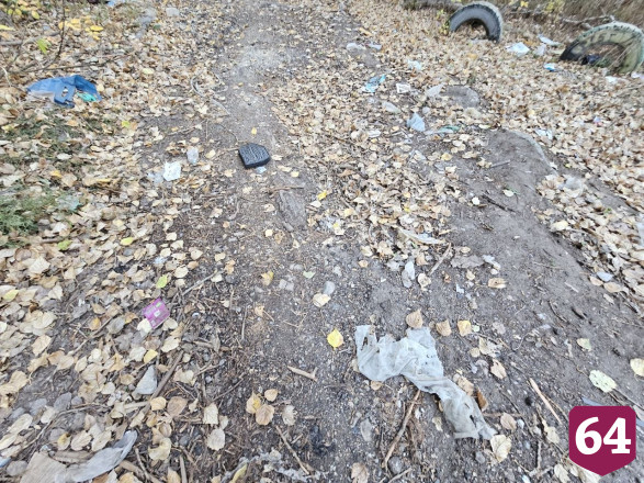 Саратовцы пожаловались на орудующих в расселенном общежитии мародеров