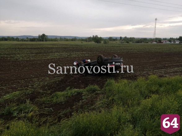 Водитель и пассажиры упавшего на крышу «Форда» сбежали с места ДТП 