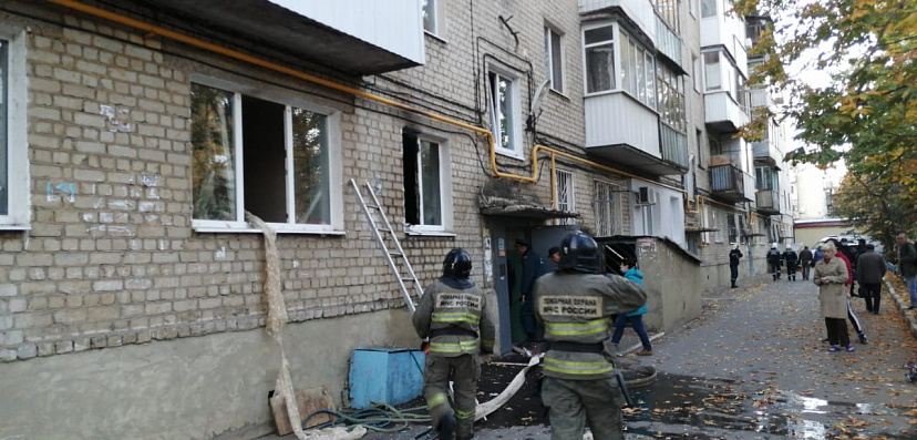 В Саратове из горящей пятиэтажки эвакуировали 15 человек
