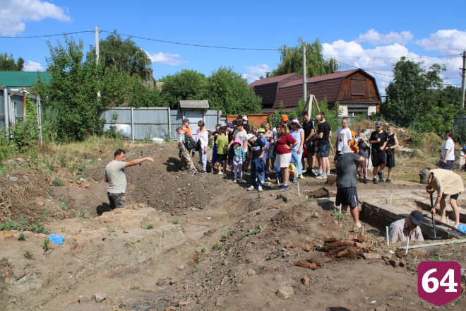 Юные археологи помогли на раскопках золотоордынского базара в Саратове