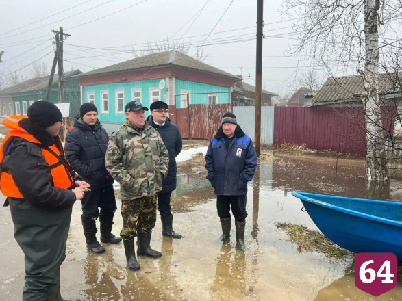 Под Саратовом паводком подтоплены больше 100 домов