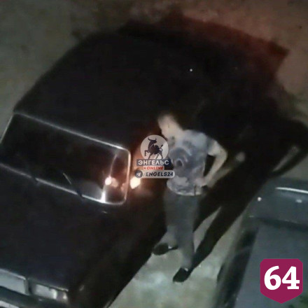 Ночью в центре Энгельса сожгли несколько машин