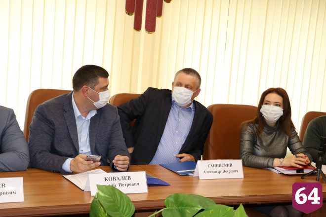 Противников поддержки районок Пивоваров назвал могильщиками прессы