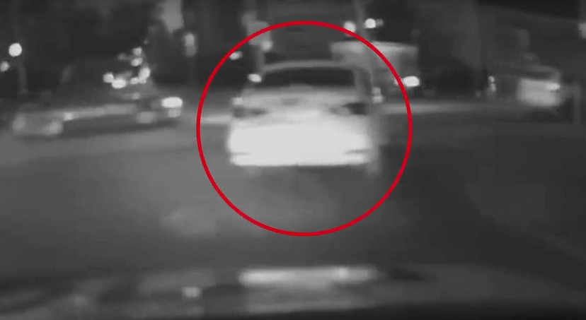 В Саратове лихач пытался скрыться от погони и устроил шоу с раздеванием