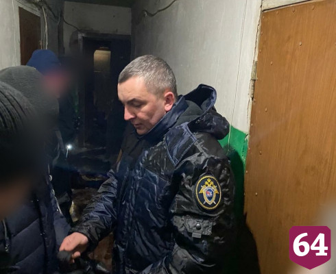 Житель Энгельса пытался сжечь тела двух убитых мужчин в квартире