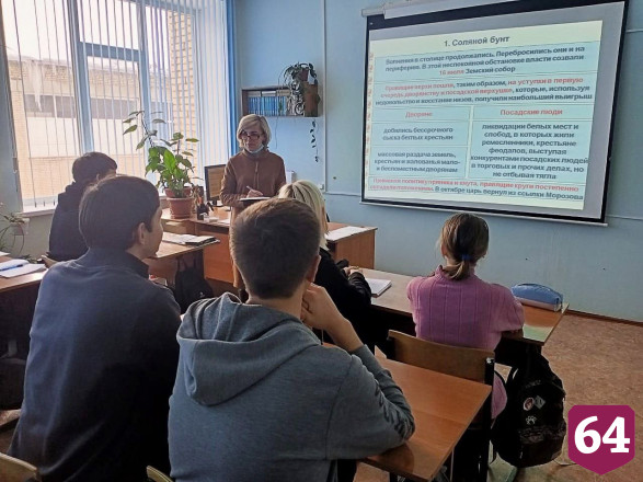 Депутат Госдумы высоко оценил мастерство педагогов саратовских техникумов 