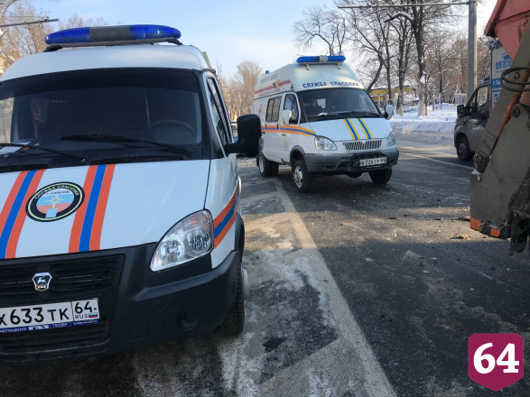 В Саратове мужчина бросил друга умирать после ДТП с мусоровозом