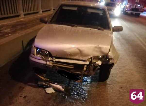 В массовом ДТП на мосту «Саратов - Энгельс» травмировались мужчина и женщина 