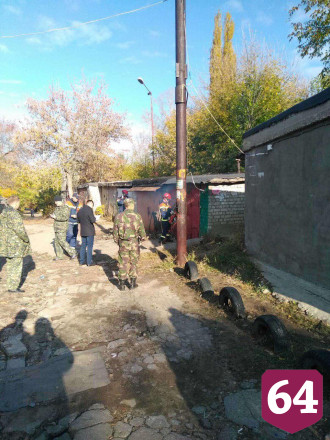Спасатели вскрывают гаражи по дороге в школу пропавшей Лизы Киселевой