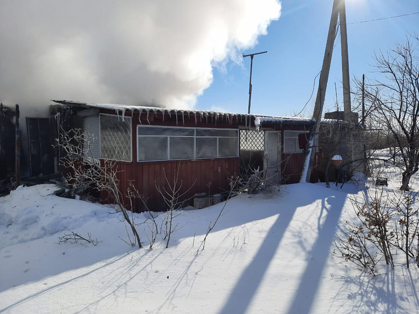 Пожилые супруги погибли на пожаре под Саратовом